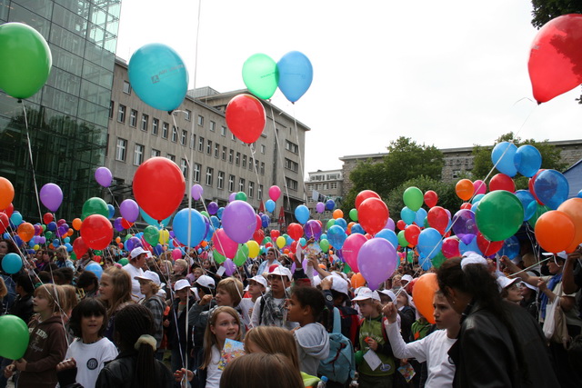 gal/2010/2010 Saitentwist Weltkindertag Burgplatz Essen 20.09.JugendhilfegGmbH Essen/2010 Saitentwist Weltkindertag Burgplatz Jugend Hilfe gGm20.09. 147.jpg